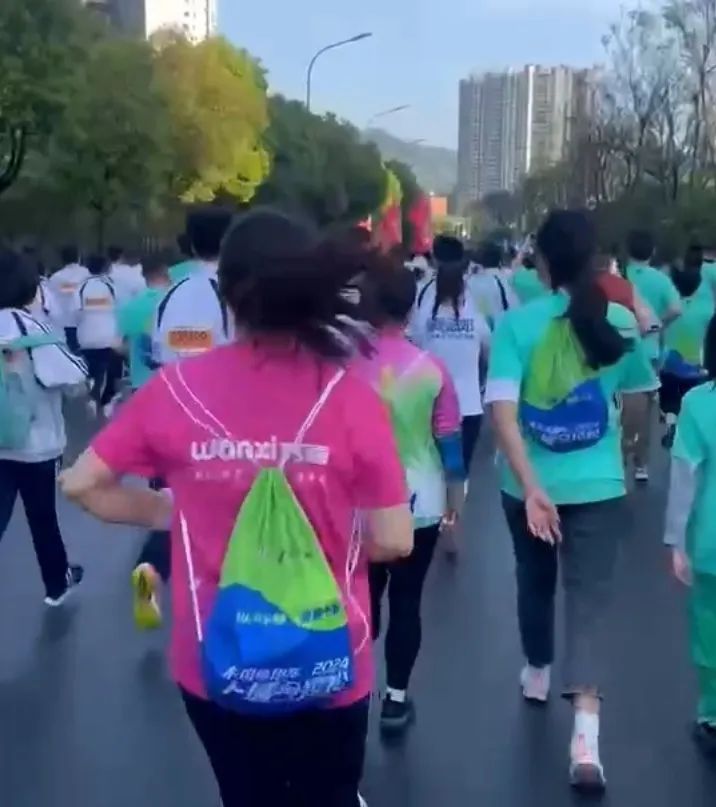 首届堰马燃爆了！记万喜电器的2024十堰马拉松，最美之旅(图10)