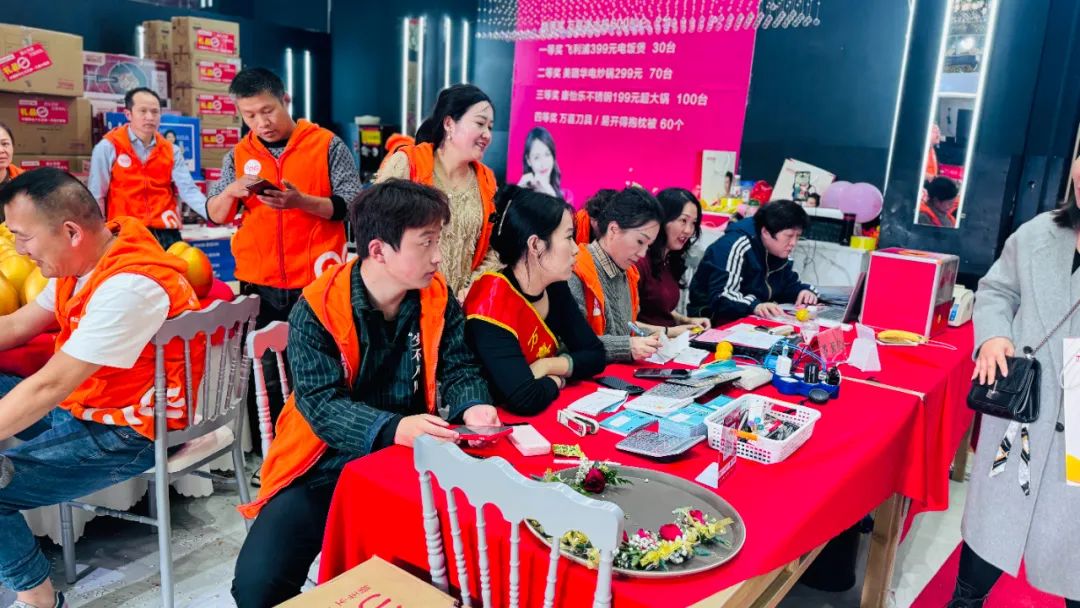 徐州连云港地区万喜电器营销峰会圆满落幕：同心合力，赢战 2025！(图1)