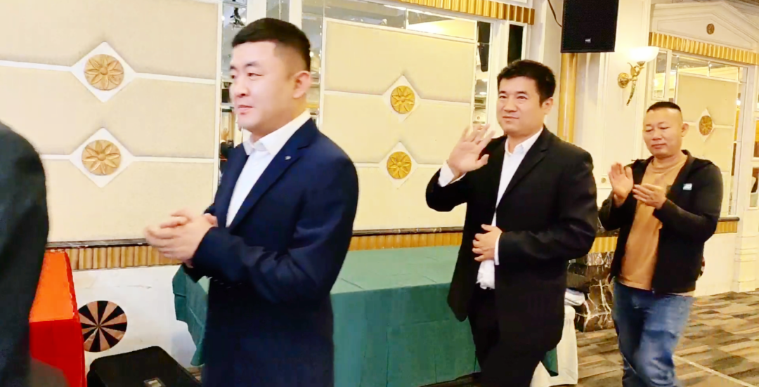 乘风破浪向前行，众志成城创辉煌！万喜电器2025新春年会活动圆满完成(图2)